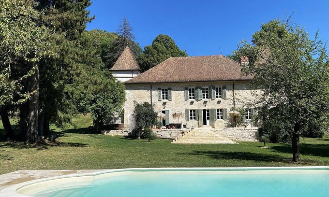 Montanges House | 250 m² Gîte ∙ 5 bedrooms ∙ 15 guests