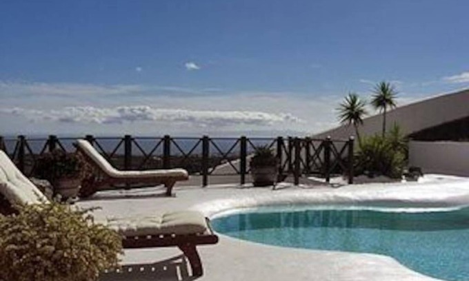 Conil Villa | 250 m² Villa ∙ 4 bedrooms ∙ 8 guests