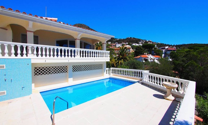 El Mas Fumats Villa | 250 m² Villa ∙ 4 bedrooms ∙ 8 guests