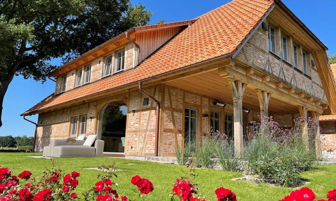 Oeverdiek House | 260 m² House ∙ 4 bedrooms ∙ 8 guests