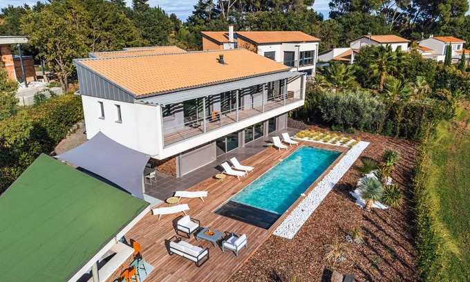 Baillargues House | 270 m² House ∙ 4 bedrooms ∙ 8 guests
