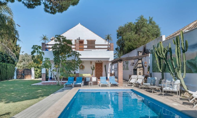Zahora House | 280 m² House ∙ 6 bedrooms ∙ 16 guests