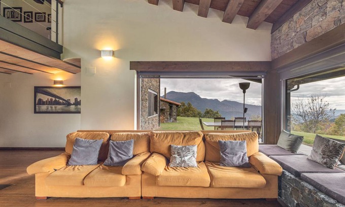 Campelles Ski Chalet | 285 m² Chalet ∙ 5 bedrooms ∙ 12 guests