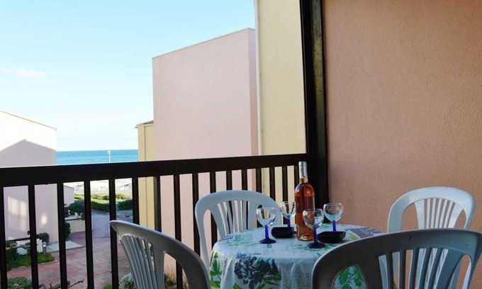 Saint-Pierre-la-Mer Apartment | 30 m² Apartment ∙ 1 bedroom ∙ 6 guests