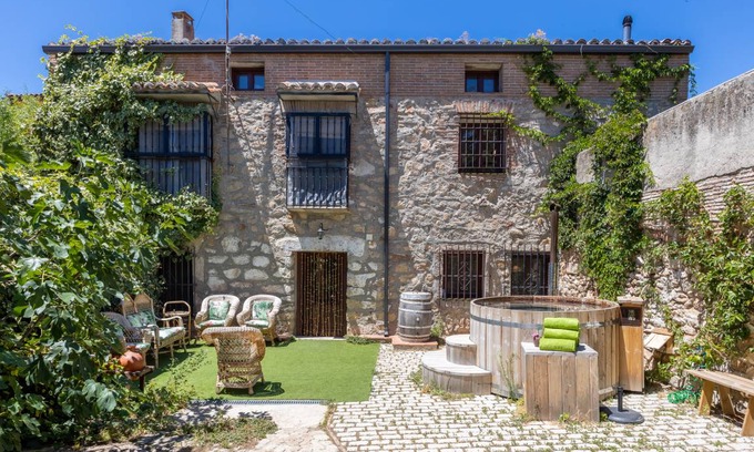 Cadalso de los Vidrios House | 300 m² House ∙ 5 bedrooms ∙ 10 guests
