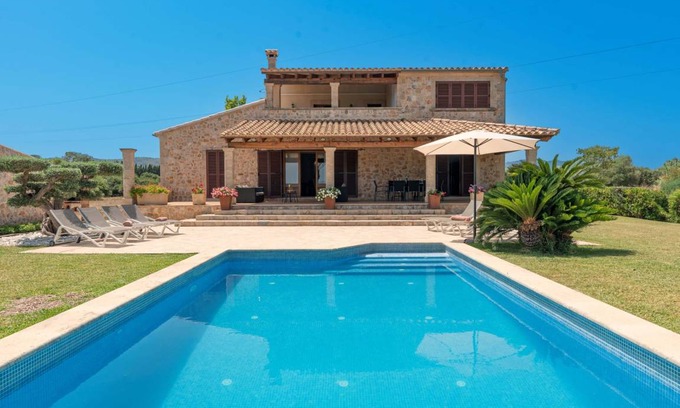 Alcudia House | 300 m² House ∙ 4 bedrooms ∙ 8 guests