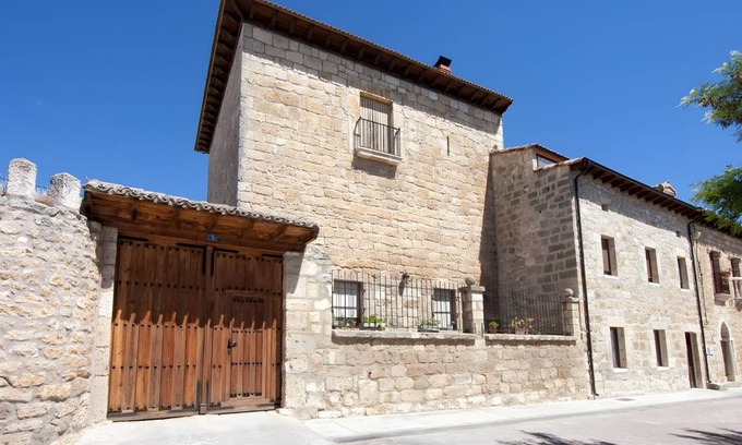 Vizmalo House | 330 m² House ∙ 6 bedrooms ∙ 15 guests