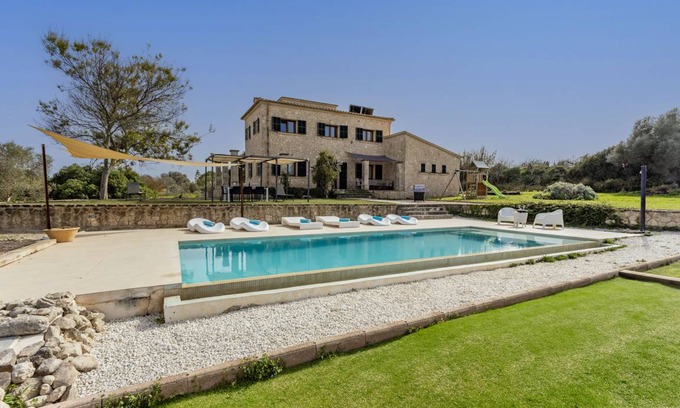 Lloret de Vistalegre Villa | 340 m² Villa ∙ 4 bedrooms ∙ 8 guests