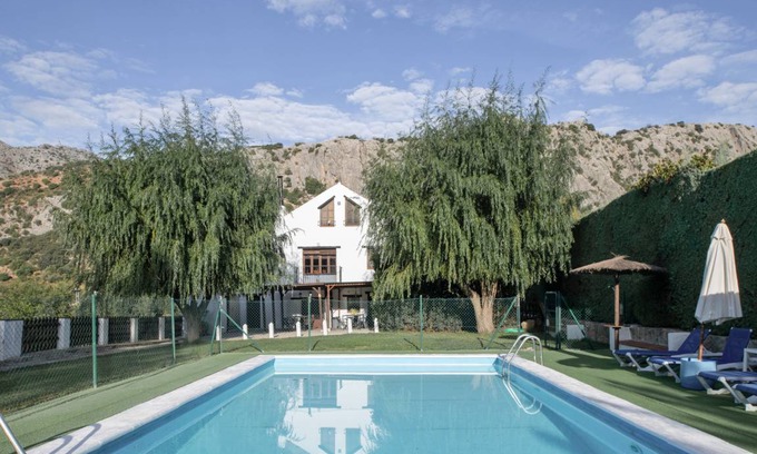 Benaojan House | 360 m² Finca ∙ 5 bedrooms ∙ 14 guests