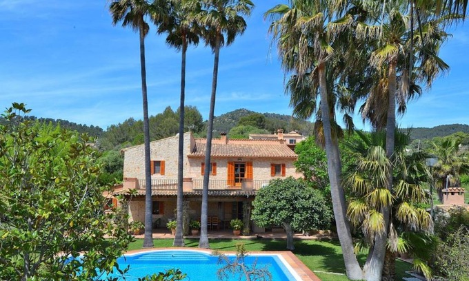 Binissalem Villa | 380 m² Villa ∙ 4 bedrooms ∙ 8 guests