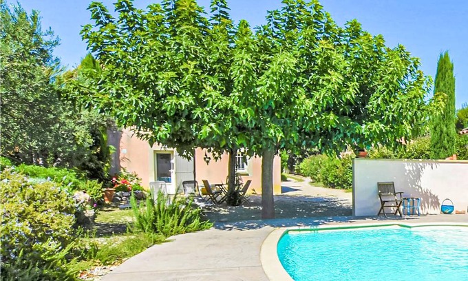 Caumont-sur-Durance Apartment | 40 m² Apartment ∙ 2 guests
