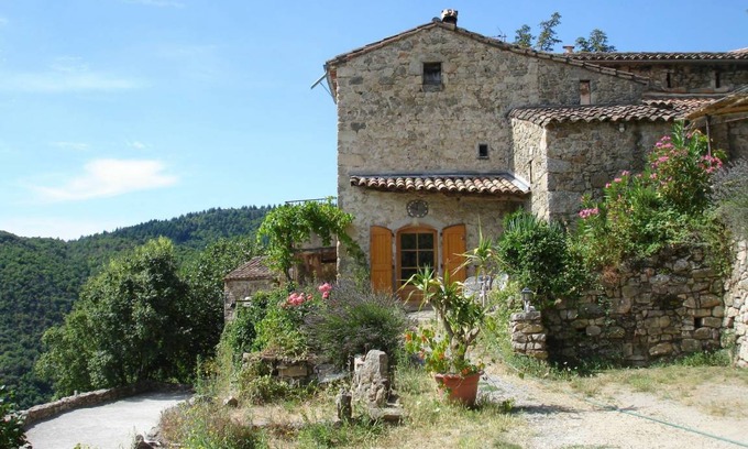 Colognac House | 450 m² House ∙ 9 bedrooms ∙ 20 guests