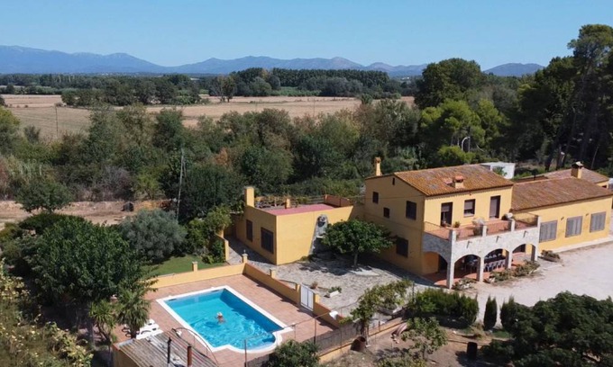 Perelada House | 500 m² House ∙ 5 bedrooms ∙ 15 guests
