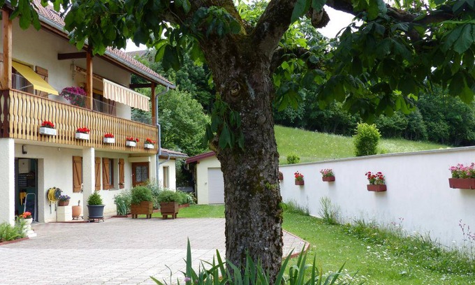 Les Hopitaux-Neufs House | 52 m² Gîte ∙ 1 bedroom ∙ 2 guests
