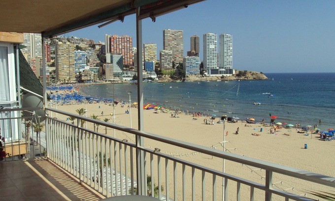 Benidorm Apartment | 5th floor Beach front apartment outstanding views out to sea and Benidorm island