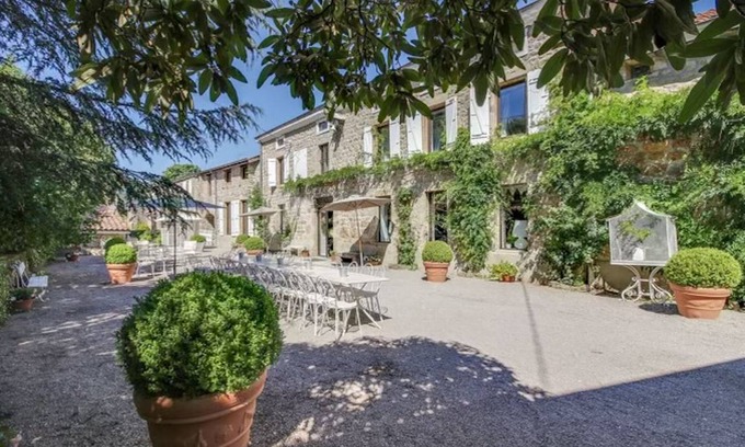Satillieu Other | 600 m² Castle ∙ 15 bedrooms ∙ 30 guests