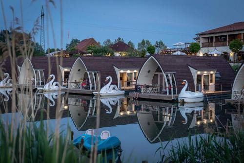 Parey Boat Rental | 62 m² Houseboat ∙ 2 bedrooms ∙ 4 guests