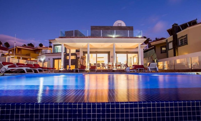 San Eugenio Villa | 625 m² Villa ∙ 4 bedrooms ∙ 8 guests