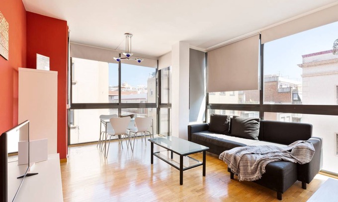 Sants-Badal Apartment | 70 m² Apartment ∙ 2 bedrooms ∙ 4 guests