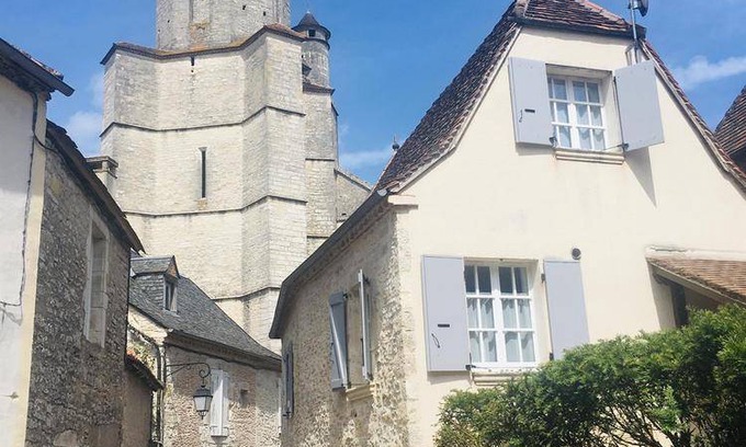 Martel House | 70 m² Gîte ∙ 3 bedrooms ∙ 5 guests
