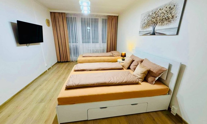 Prague 3 Apartment | 75 m² Apartment ∙ 2 bedrooms ∙ 6 guests