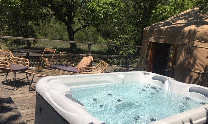 Saint-Paulet-de-Caisson Bed & Breakfast | 80 m² Bed and breakfast ∙ 2 bedrooms ∙ 5 guests