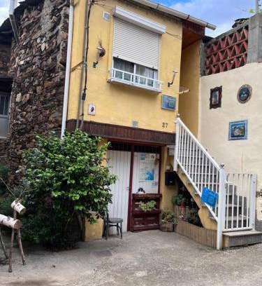 Carballeda de Valdeorras House | 80 m² House ∙ 2 bedrooms ∙ 6 guests