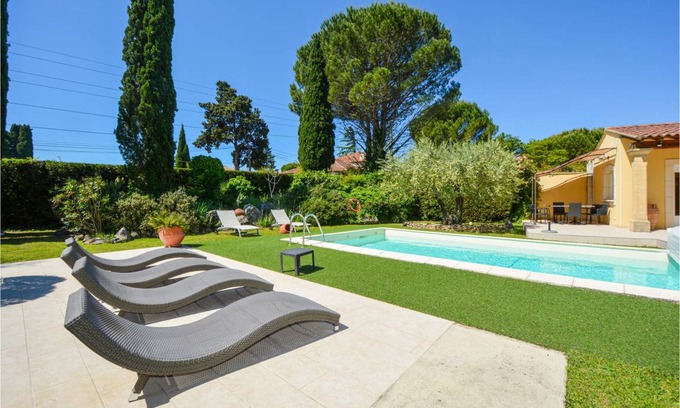Cabannes House | 90 m² House ∙ 2 bedrooms ∙ 6 guests
