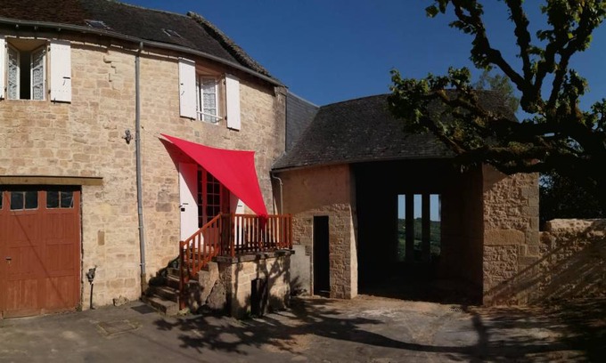 Saint-Robert House | 95 m² Gîte ∙ 3 bedrooms ∙ 6 guests