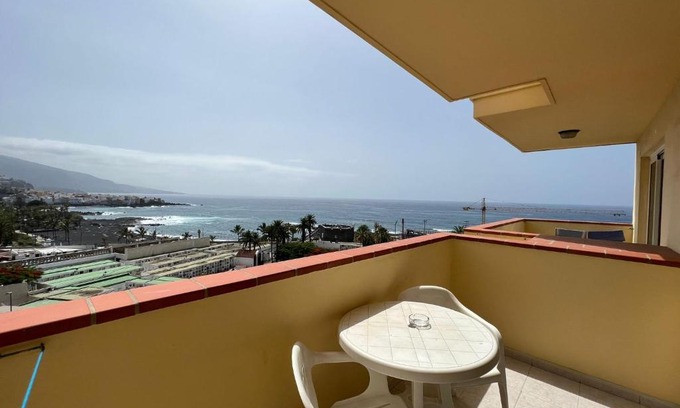 Puerto de la Cruz Apartment | Apartamento con piscina, Wifi gratuito en recepción y acceso directo en Playa Jardin in Puerto de la Cruz