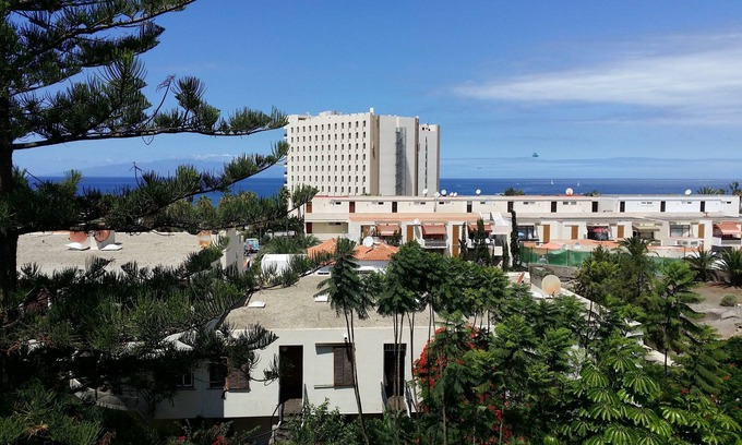 El Madronal Apartment | Apartment Jacaranda with pool, only some meters to beach and sea, wifi, SAT-TV