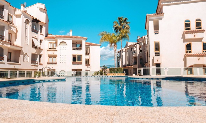 El Albir Apartment | Apartment 'Tu Descanso' with Shared Pool, Wi-Fi and Air Conditioning
