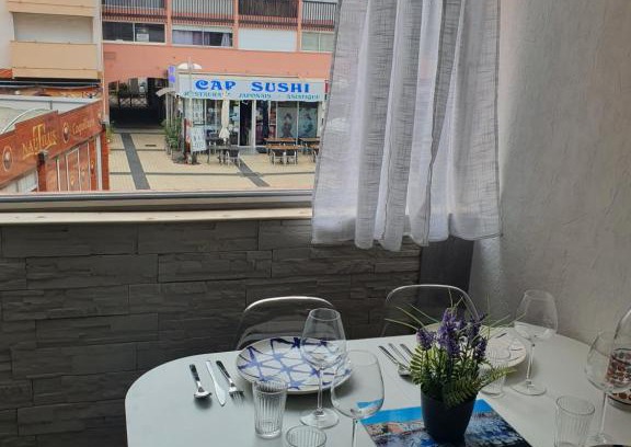 Cap d'Agde Apartment | Appt Centre Port - Place Saint Clair rénové en 2022