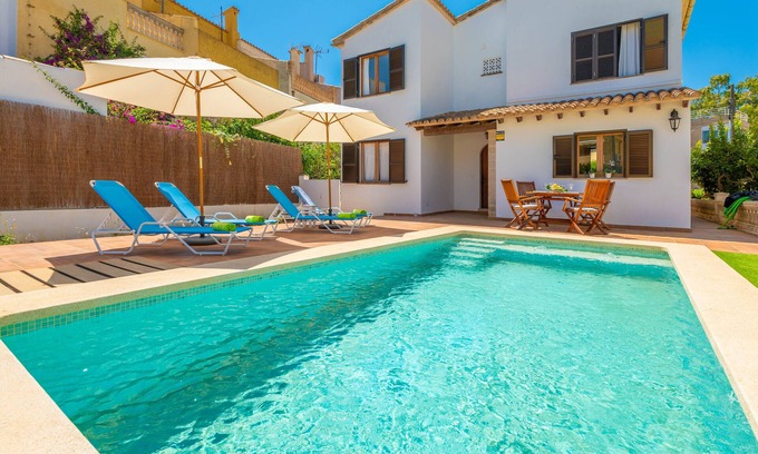 Alcanada Villa | CA'N TORRONET - Charming summer house with private pool and close to the beach. Free WIFI.