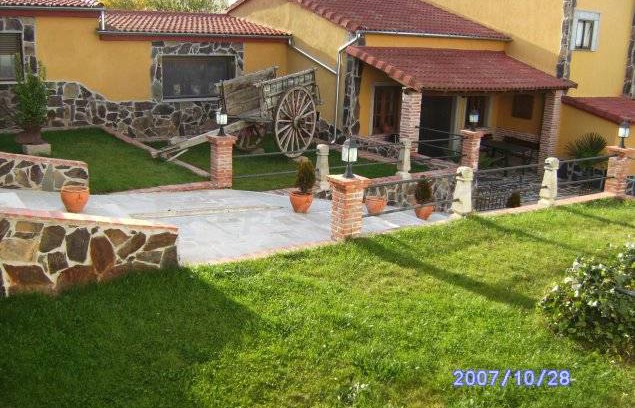 Ciudad Rodrigo Cottage | Cabin ∙ 6 bedrooms ∙ 5 guests