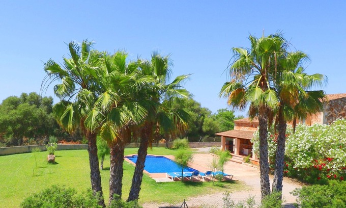 Campos Villa | Can Toni, Wi-fi, Pool, Garden, 15 Minutes From the beach Es Trenc