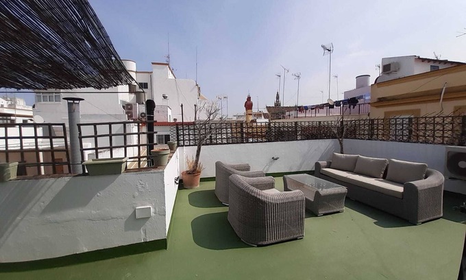 Seville Apartment | Champion Duplex terrace and garage 6 pax City Center