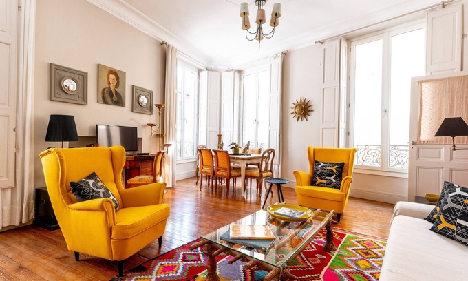 Avignon City Centre Apartment | CHARMING APARTMENT/HISTORICAL CENTER AVIGNON/200m PALACE OF POPES/AC