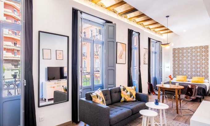 Morvedre Apartment | Classy Studio Apartment with Unique Design