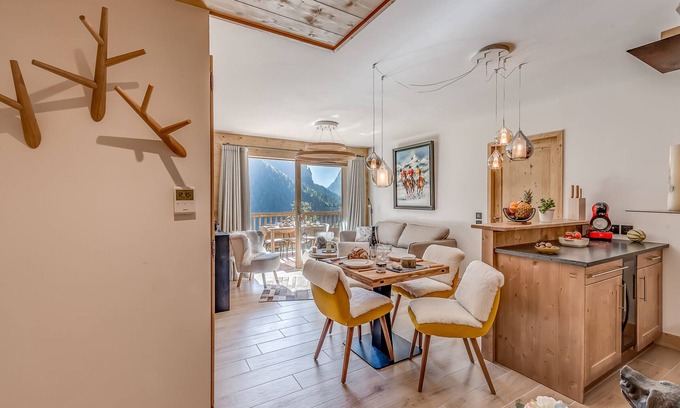 Champagny-en-Vanoise Apartment | Comfortable Apartment with Spa Access in Champagny-en-Vanoise