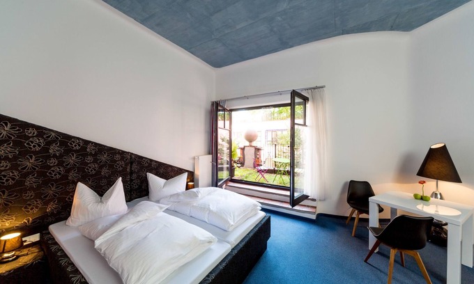 Magdeburg House | Deluxe Double Room with Terrace - artHOTEL Magdeburg GmbH
