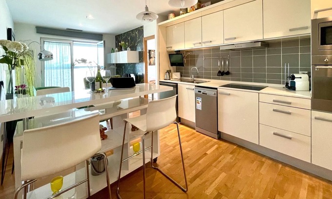 El Port Apartment | Apartment in front of Fira Gran Via