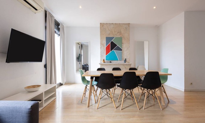 Esquerra de l'Eixample Apartment | 144 m² Apartment ∙ 4 bedrooms ∙ 12 guests