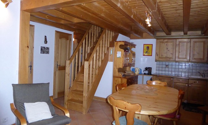 Pralognan-la-Vanoise Apartment | Family Duplex for 7, near slopes, balcony, residential area
