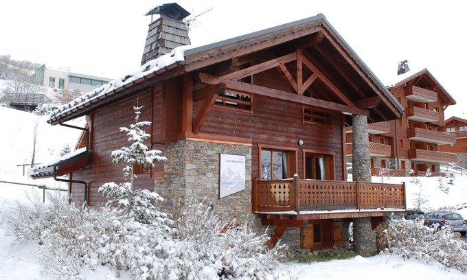 Les Menuires Ski Chalet | Fantastic Chalet with sauna, 120m From piste in the Three Valleys, Sleeps 12-14