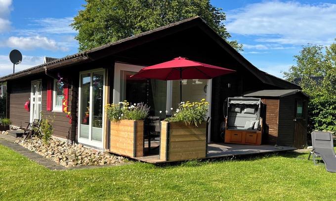 Damp House | few minutes to the beach