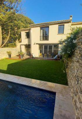 Arpaillargues-et-Aureillac House | 250 m² House ∙ 5 bedrooms ∙ 10 guests