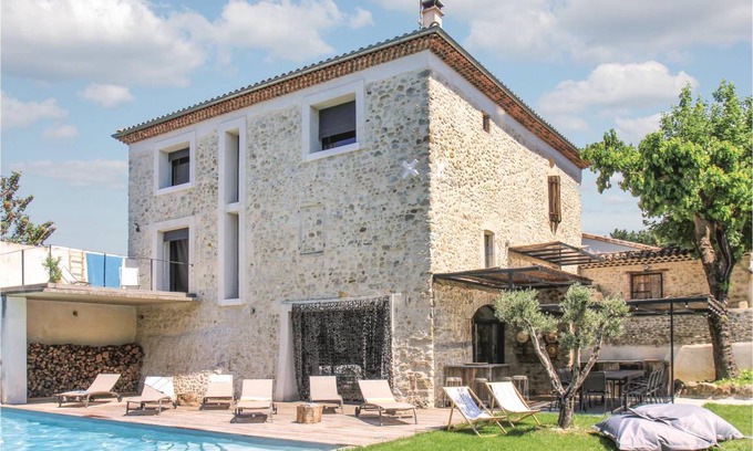 Saint-Gervais-sur-Roubion House | 300 m² House ∙ 5 bedrooms ∙ 12 guests
