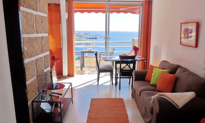 Tabaiba Apartment | Free views over the Atlantic Ocean, front line of the sea, renovated, wifi
