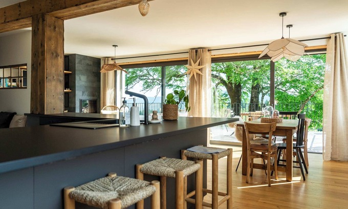 Premanon Hostel | Gîte d'exception avec vue panoramique